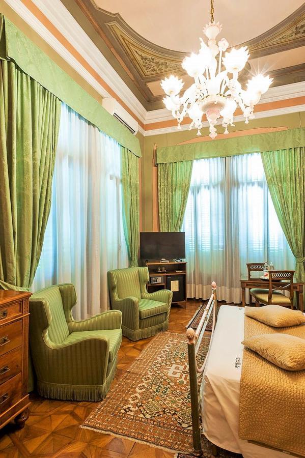 Villa Ducale Hotel & Ristorante ドーロ エクステリア 写真