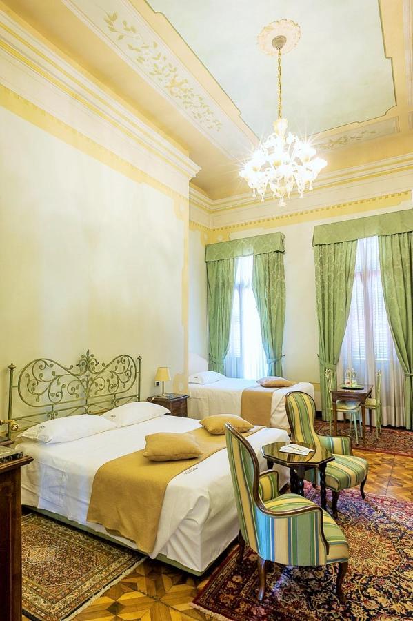 Villa Ducale Hotel & Ristorante ドーロ エクステリア 写真