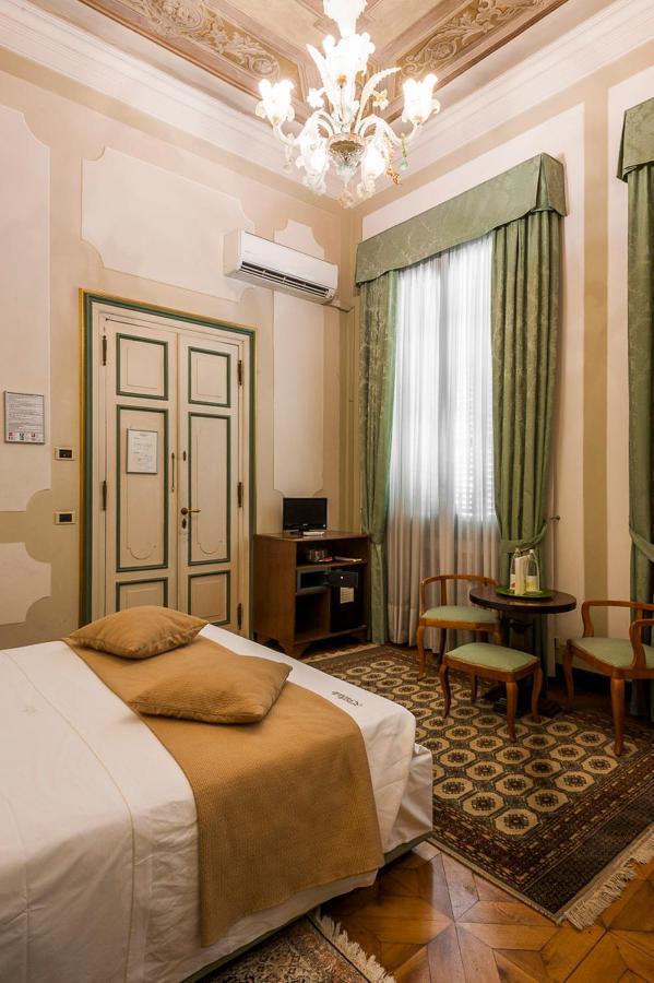 Villa Ducale Hotel & Ristorante ドーロ エクステリア 写真