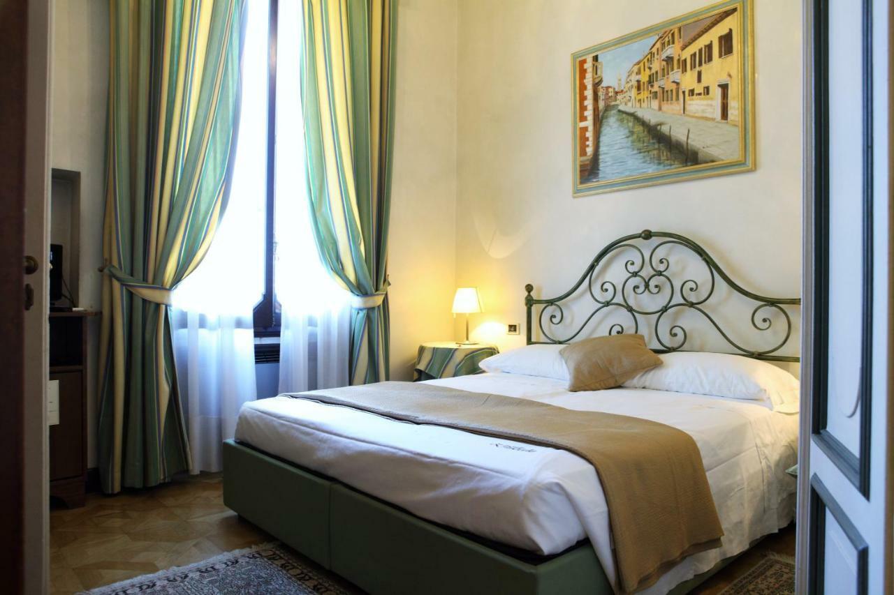 Villa Ducale Hotel & Ristorante ドーロ エクステリア 写真