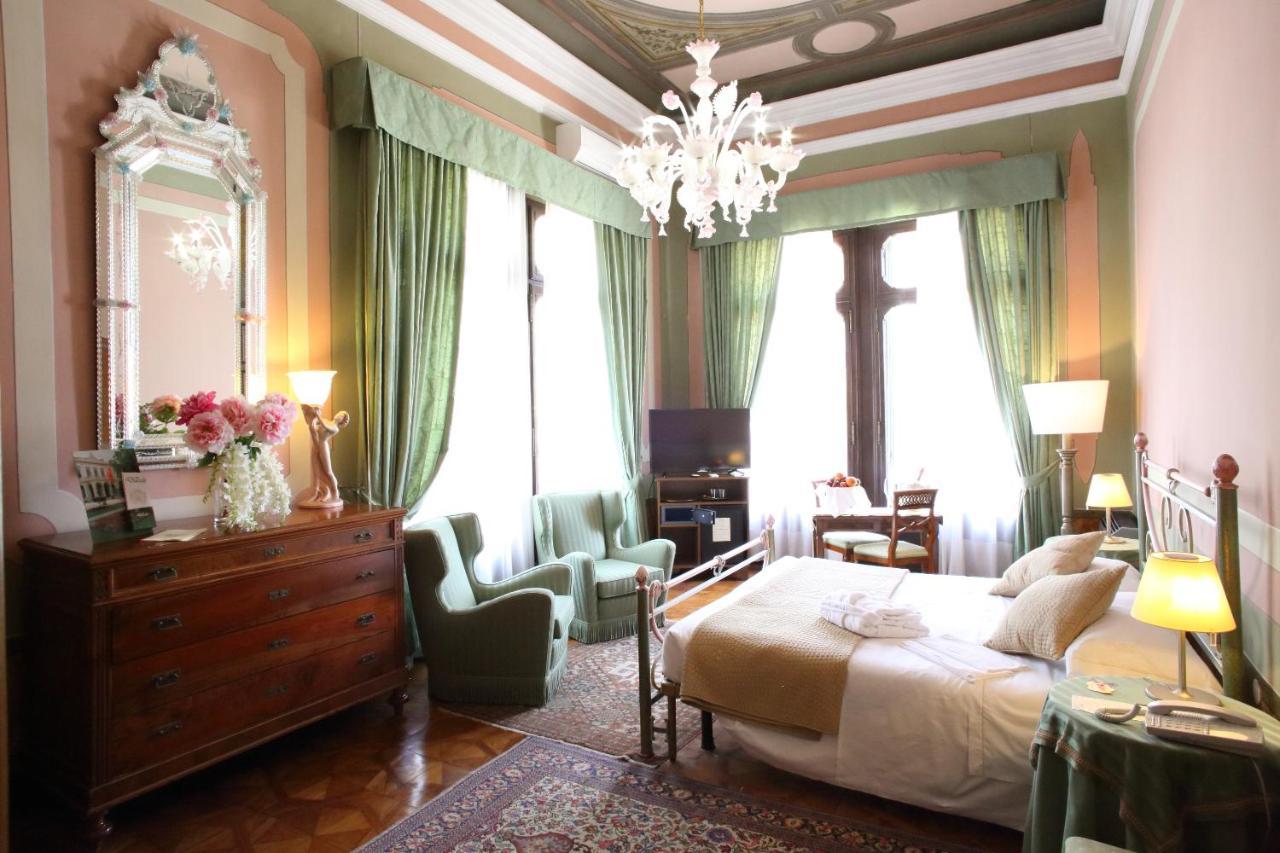 Villa Ducale Hotel & Ristorante ドーロ エクステリア 写真